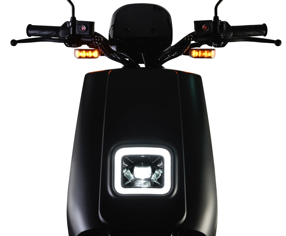  SCOOTERS  - IVA E-GO S5 Front light