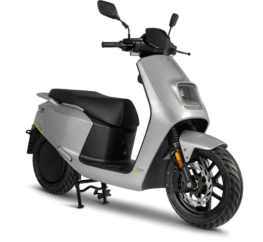  SCOOTERS  - iva-nce-zilver